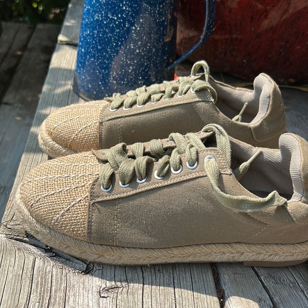 Jute Sneakers size 8